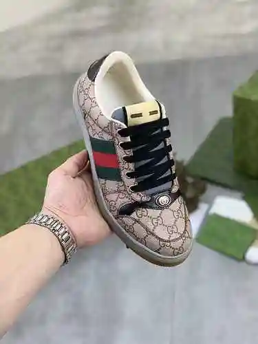 Código de pareja GUCCI: 0710B50 Talla: Mujer 35-40 Hombre 38-45