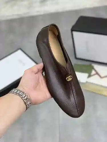 Gucci * Código de zapato de hombre: 0710B90 Talla: 38-44