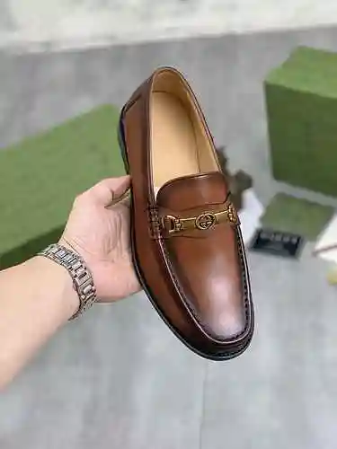 Gucci * Código de zapato de hombre: 0710C20 Talla: 38-45