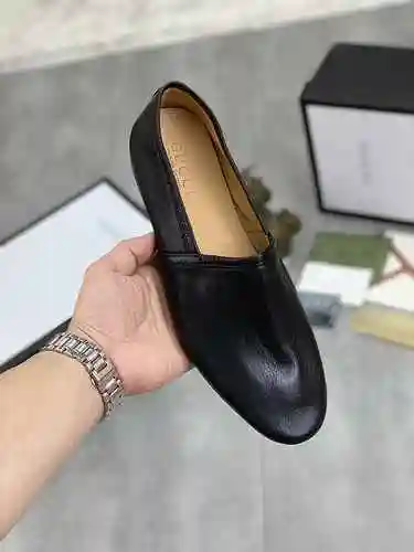 Gucci * Código de zapato de hombre: 0710B90 Talla: 38-44