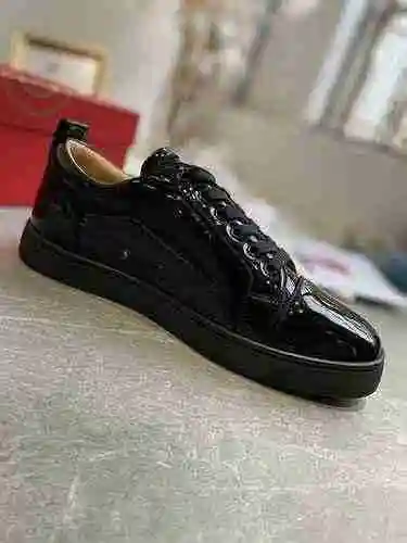 Christian Louboutin 22022901-31 tamaño: 38-47 Se puede personalizar media yarda