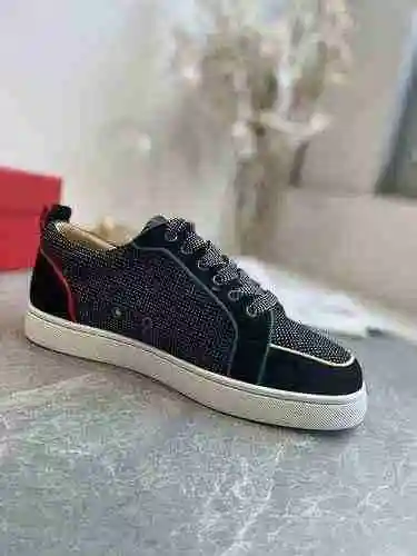 Christian Louboutin 22022901-6 tamaño: 38-47 Se puede personalizar media yarda