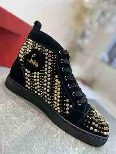 Christian Louboutin 22022707 tamaño: 38-47 Se puede personalizar media yarda