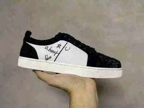 Christian Louboutin 22060302 TALLA: 38-47 MUJER35-40