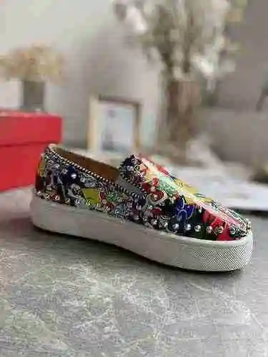 Christian Louboutin 22022736 tamaño: 38-47 Se puede personalizar media yarda