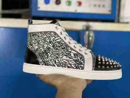 Christian Louboutin 22060303 TALLA: 38-47 MUJER35-40