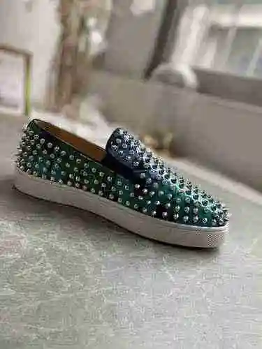 129 Christian Louboutin 22022739 tamaño: 38-47 Se puede personalizar media yarda
