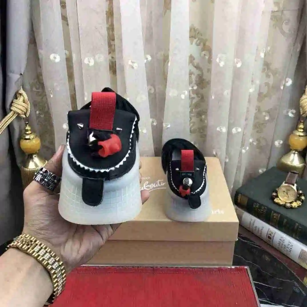 https://xcimg.szwego.com/20220318/i1647612623_6587_8.webp