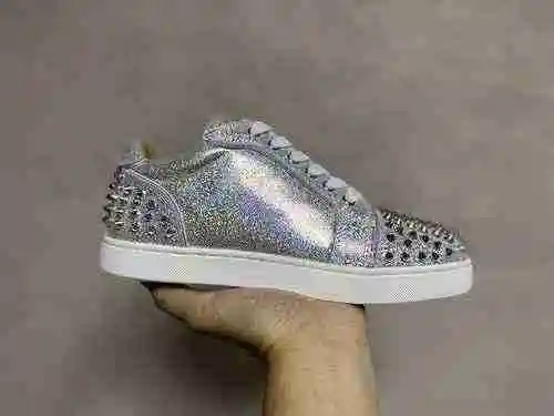 Christian Louboutin 22060302 TALLA: 38-47 MUJER35-40