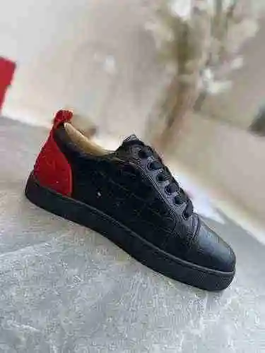 Christian Louboutin 22022901-8 tamaño: 38-47 Se puede personalizar media yarda