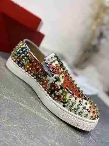 Christian Louboutin 22022740 tamaño: 38-47 Se puede personalizar media yarda