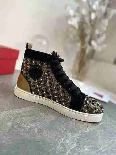 Christian Louboutin 22022706 talla: 38-47 talla: 38-47 Se puede personalizar media yarda
