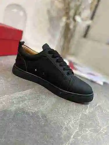 Christian Louboutin 22022901-15 tamaño: 38-47 Se puede personalizar media yarda