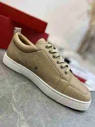 Christian Louboutin 22022901-23 tamaño: 38-47 Se puede personalizar media yarda