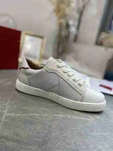 Christian Louboutin 22022901-18 tamaño: 38-47 Se puede personalizar media yarda
