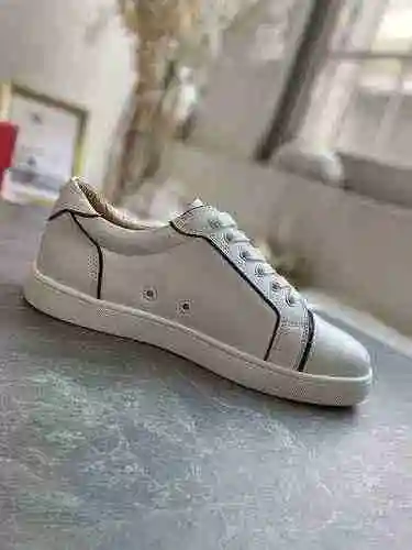 Christian Louboutin 22022901-29 tamaño: 38-47 Se puede personalizar media yarda