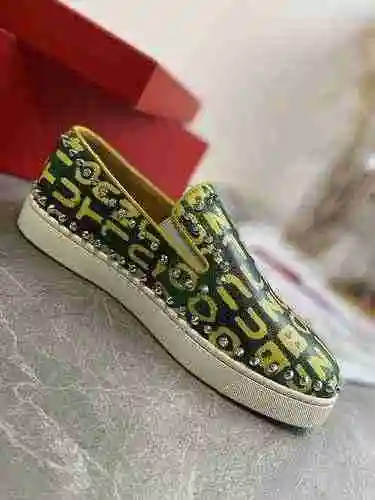 Christian Louboutin 22022734 tamaño: 38-47 Se puede personalizar media yarda