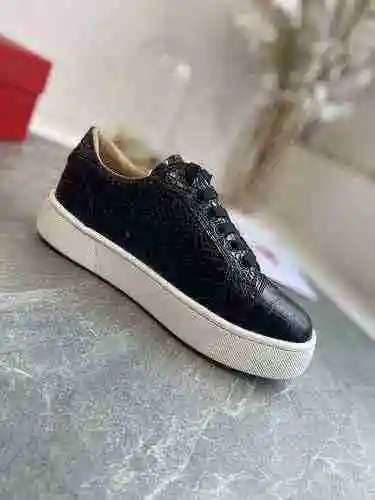 Christian Louboutin 22022901-9 tamaño: 38-47 Se puede personalizar media yarda