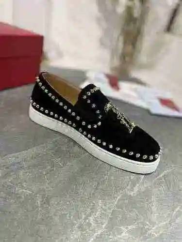 Christian Louboutin 22022735 tamaño: 38-47 Se puede personalizar media yarda