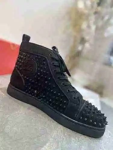 Christian Louboutin 22022702 tamaño: 38-47 Se puede personalizar media yarda