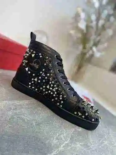 Christian Louboutin 22022707 tamaño: 38-47 Se puede personalizar media yarda