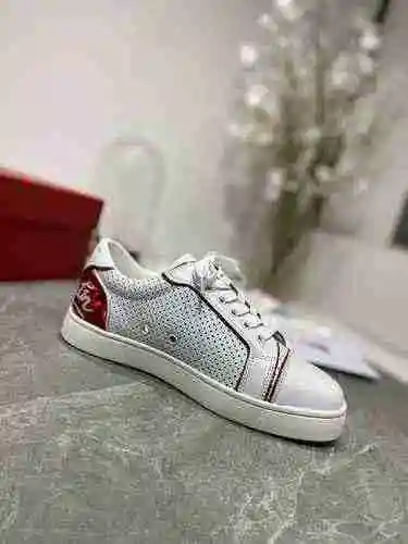 Christian Louboutin 22022901-27 tamaño: 38-47 Se puede personalizar media yarda