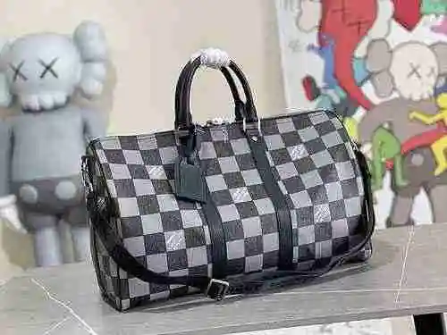 La bolsa de viaje exclusiva para hombres está hecha de lona original importada de primer nivel y una