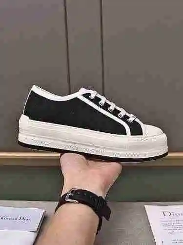 Código de pareja Dior: 0717B50 Talla: Mujer 35-39 (40 personalizado) Hombre 38-44 (45 personalizado)
