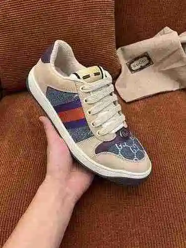 Código de pareja GUCCI: 0726B80 Talla: Mujer 35-40 Hombre 39-44