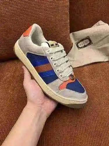 Código de pareja GUCCI: 0726B80 Talla: Mujer 35-40 Hombre 39-44