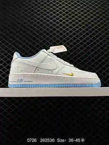 8 Zapatilla casual Nike Air Force '7 Air Force One de caña baja. El rendimiento de amortiguación sua