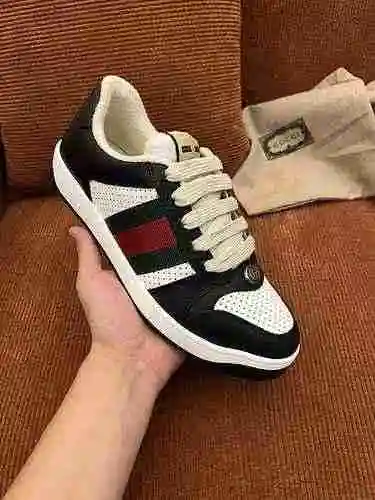 Código de pareja GUCCI: 0726B80 Talla: Mujer 35-40 Hombre 39-44