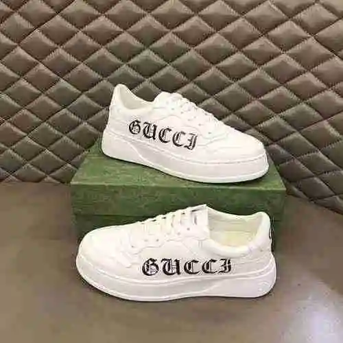 Código de pareja GUCCI: 0328B70 Talla: Mujer 35-40 Hombre 38-44 (personalizado para 45)