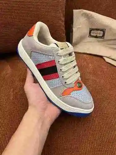 Código de pareja GUCCI: 0726B80 Talla: Mujer 35-40 Hombre 39-44