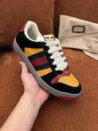 Código de pareja GUCCI: 0726B80 Talla: Mujer 35-40 Hombre 39-44
