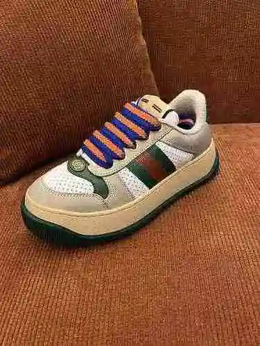 Código de pareja GUCCI: 0720C20 Talla: Mujer 35-41 Hombre 39-45.