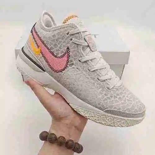 Álbum de fotos de negocios Nike LeBron NXXT Gen WeChat Real Shot