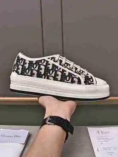 Código de pareja Dior: 0717B50 Talla: Mujer 35-39 (40 personalizado) Hombre 38-44 (45 personalizado)