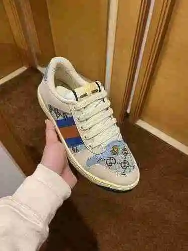 Código de pareja GUCCI: 0305C40 Talla: Mujer 35-40, Hombre 39-44