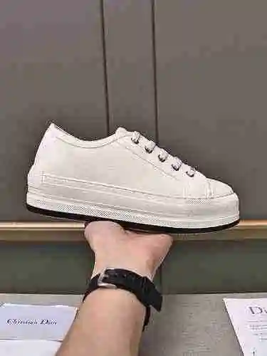 Código de pareja Dior: 0717B50 Talla: Mujer 35-39 (40 personalizado) Hombre 38-44 (45 personalizado)