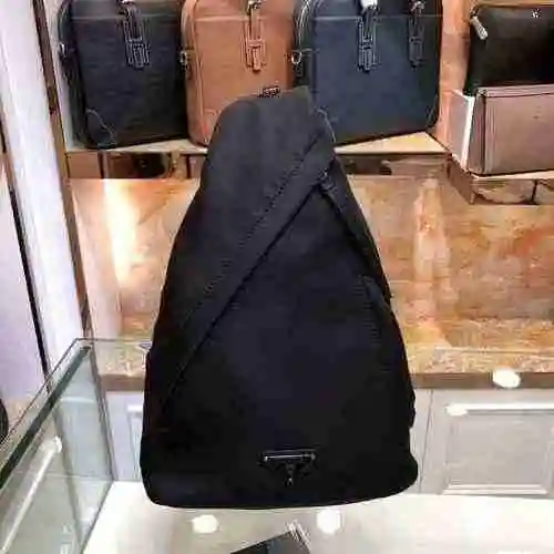 La bolsa de pecho exclusiva para hombres está hecha de nailon original importado de primer nivel, ve
