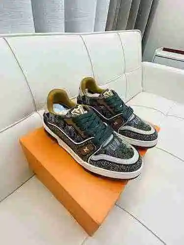 LV Couple Diamond Face Código: 0418E20 Tamaño: Mujer 35-40, Hombre 39-46 (Masculino 38.46 no es reem