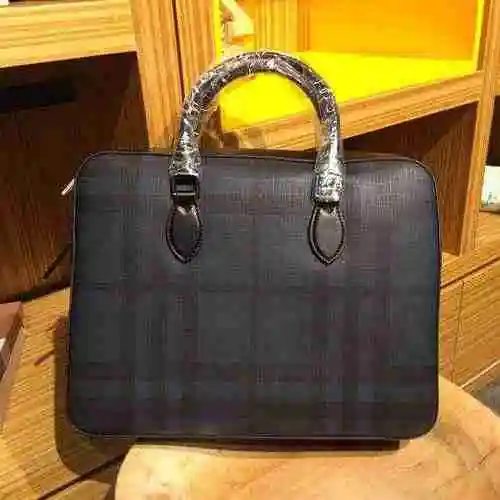 El maletín masculino adopta una bolsa de regalo de entrega de alta calidad de piel de vaca original 