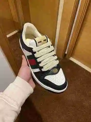 Código de pareja GUCCI: 0305C20 Talla: Mujer 35-40, Hombre 39-44