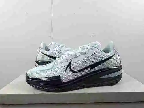 Zapatilla Baloncesto GT Cut Blanco Negro 40-46