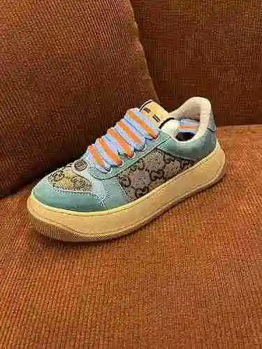 Código de pareja GUCCI: 0720C20 Talla: Mujer 35-41 Hombre 39-45.