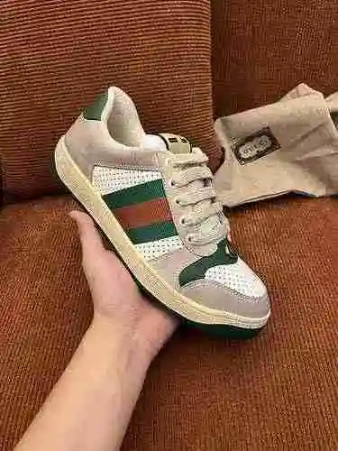 Código de pareja GUCCI: 0726B80 Talla: Mujer 35-40 Hombre 39-44