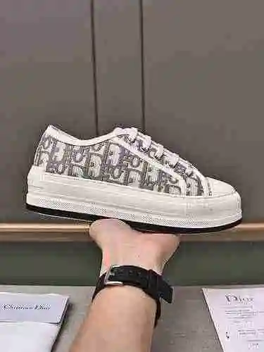 Código de pareja Dior: 0717B50 Talla: Mujer 35-39 (40 personalizado) Hombre 38-44 (45 personalizado)