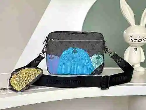 La bolsa de mensajería exclusiva para hombres está hecha de lona original importada de primer nivel 