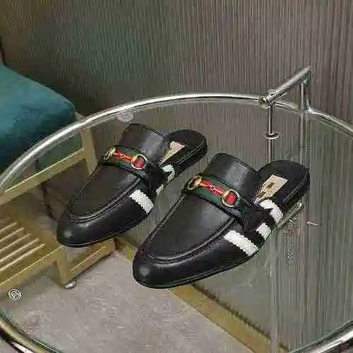 Zapatos de mujer GUCCI (algunos estilos de colores tienen zapatos de hombre) Código: 0510B40 Talla: 